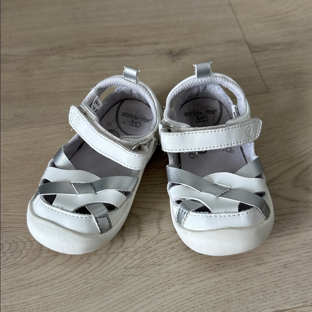 Stride Rite Mallory Silver and White Toddler Sandal Shoes Velcro 6 EUC